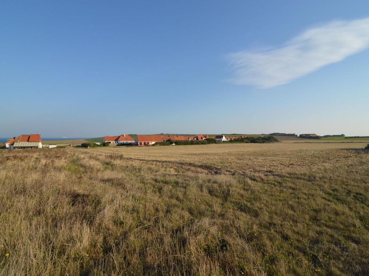 Wonderful Holiday Home In Audinghen With Garden Exterior photo