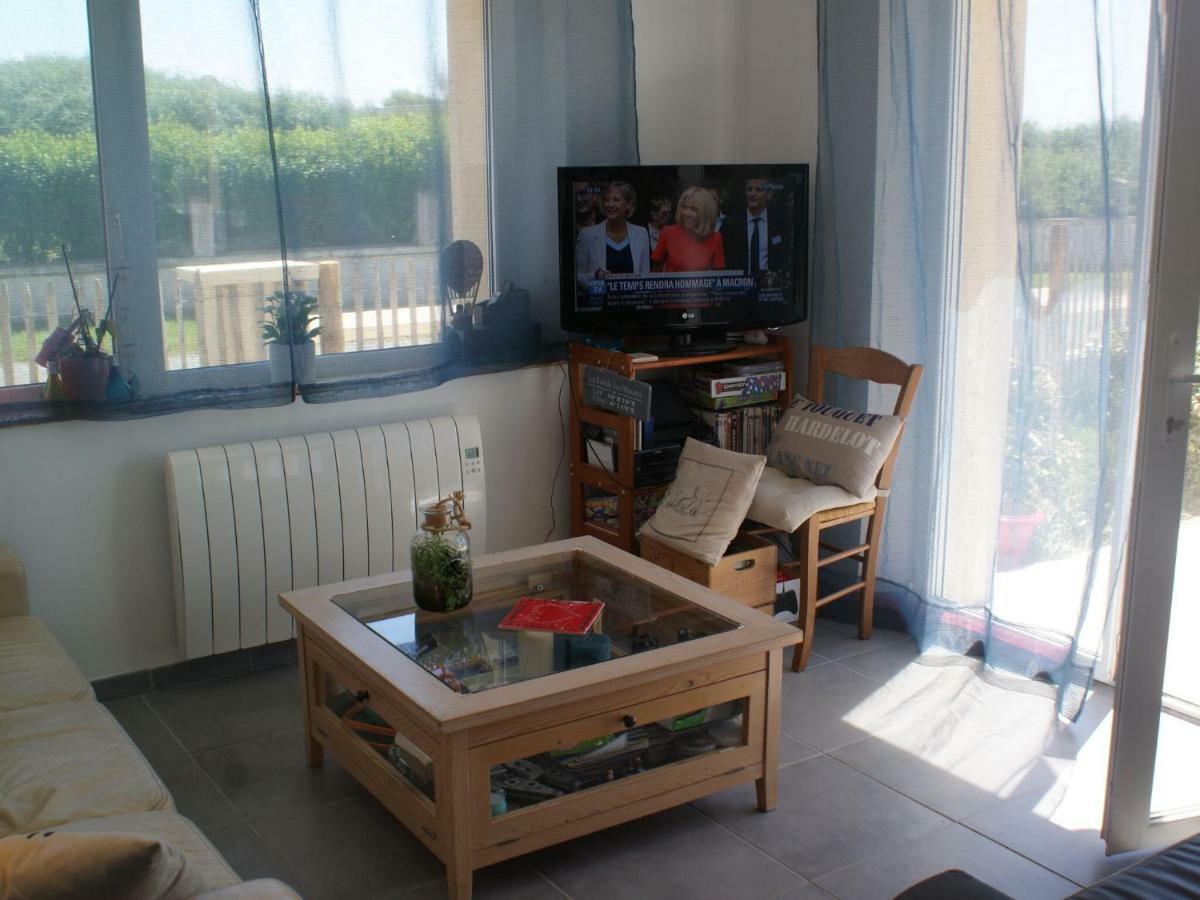 Wonderful Holiday Home In Audinghen With Garden Exterior photo